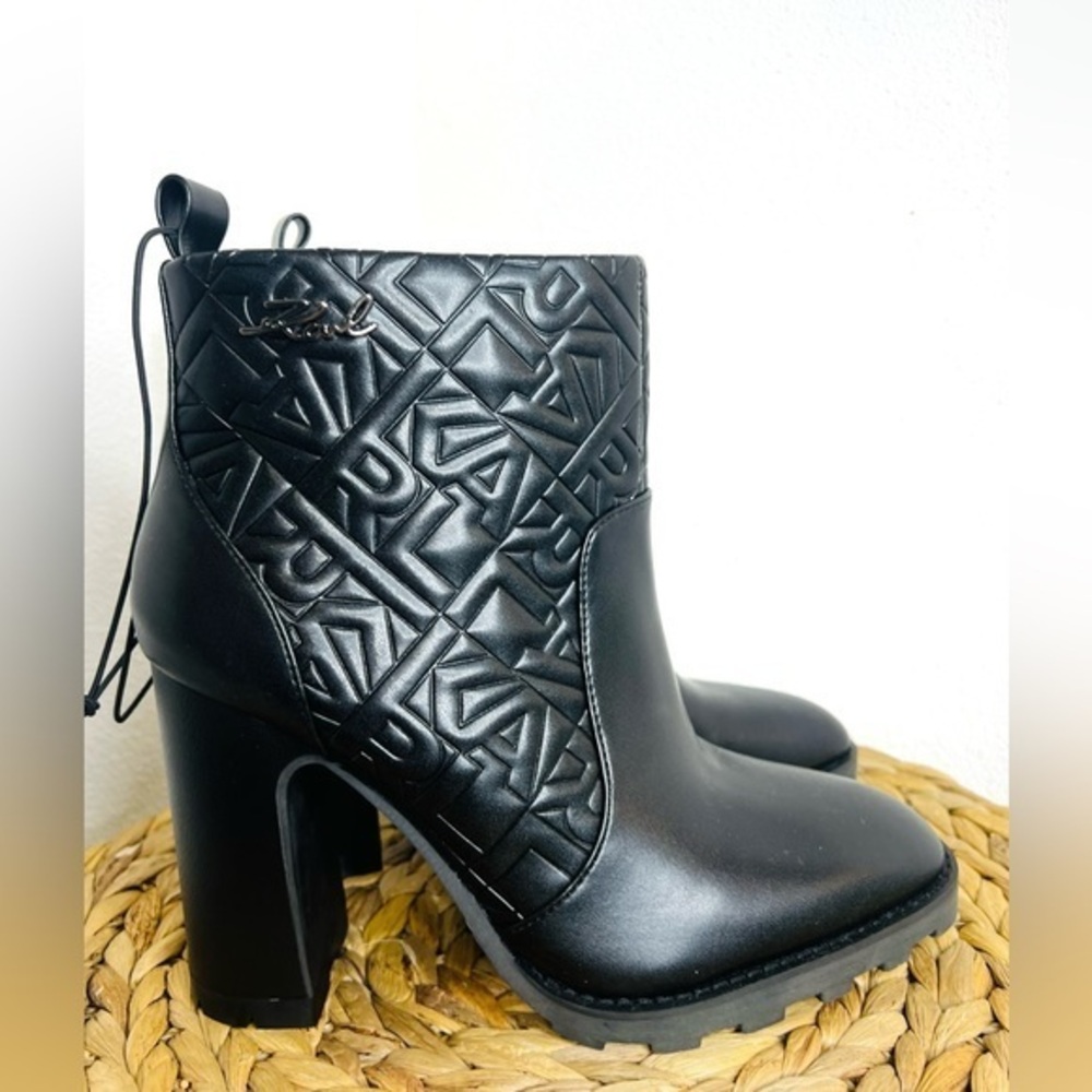 NWT Karl Lagerfeld Boots Paris Petria Logo Quilted Square Toe Black Heeled Ankle